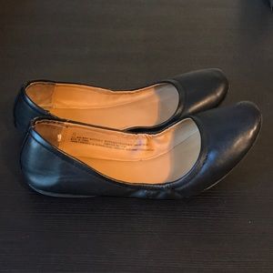 Mossimo Flats